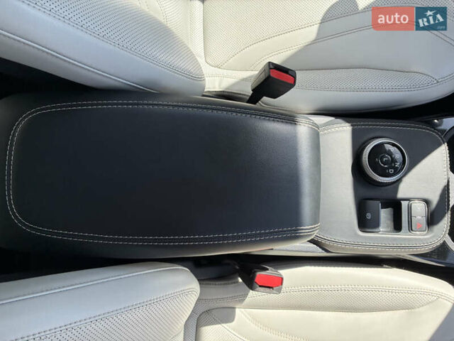 Серый Форд Mustang Mach-E, объемом двигателя 0 л и пробегом 48 тыс. км за 29000 $, фото 17 на Automoto.ua