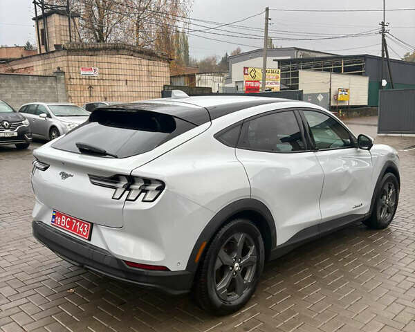 Серый Форд Mustang Mach-E, объемом двигателя 0 л и пробегом 110 тыс. км за 22900 $, фото 5 на Automoto.ua