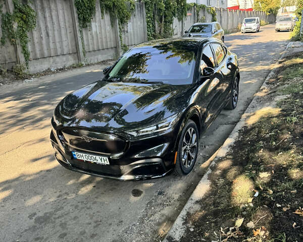 Серый Форд Mustang Mach-E, объемом двигателя 0 л и пробегом 42 тыс. км за 26500 $, фото 2 на Automoto.ua