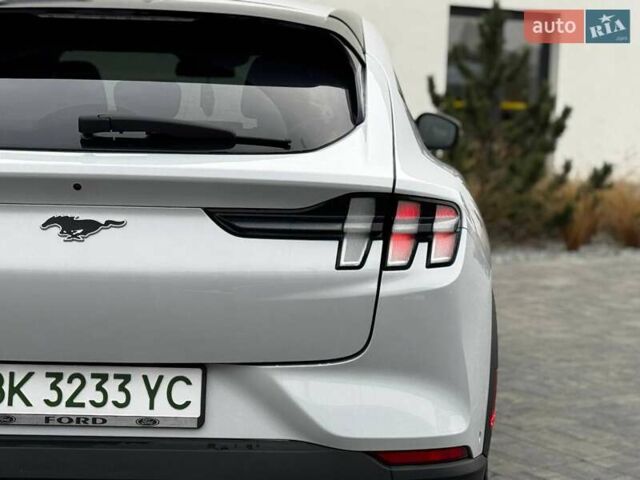 Серый Форд Mustang Mach-E, объемом двигателя 0 л и пробегом 60 тыс. км за 20800 $, фото 6 на Automoto.ua