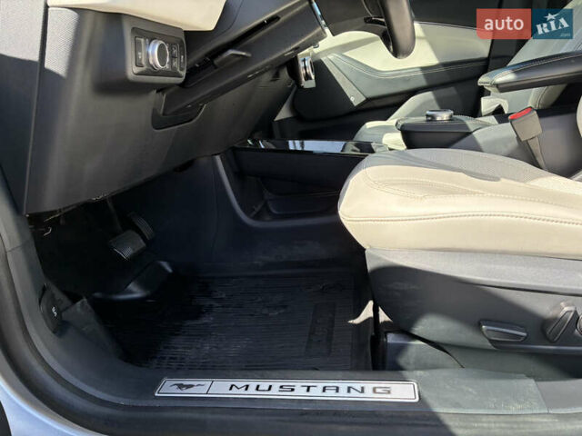 Серый Форд Mustang Mach-E, объемом двигателя 0 л и пробегом 48 тыс. км за 29000 $, фото 11 на Automoto.ua