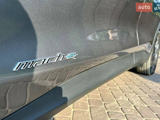 Серый Форд Mustang Mach-E, объемом двигателя 0 л и пробегом 45 тыс. км за 28500 $, фото 5 на Automoto.ua