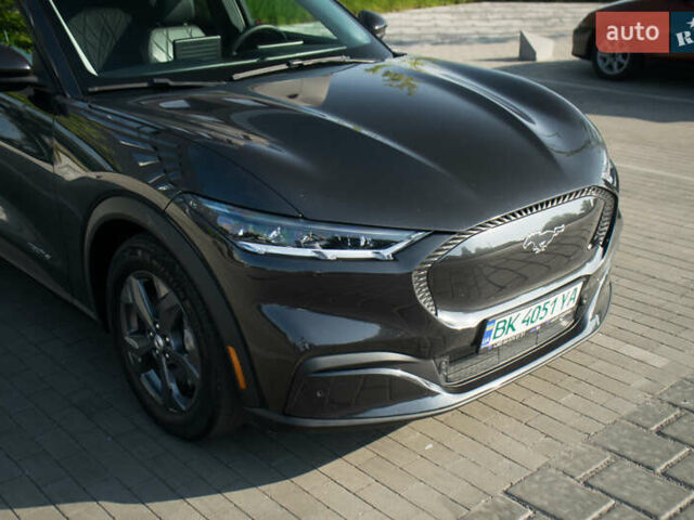 Серый Форд Mustang Mach-E, объемом двигателя 0 л и пробегом 46 тыс. км за 25500 $, фото 4 на Automoto.ua