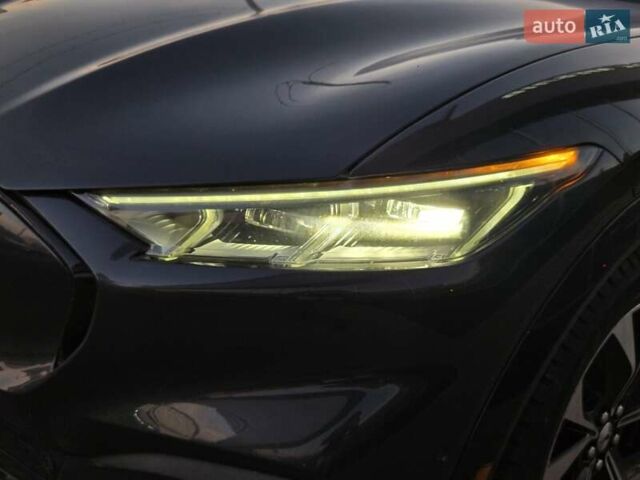 Серый Форд Mustang Mach-E, объемом двигателя 0 л и пробегом 48 тыс. км за 26000 $, фото 34 на Automoto.ua