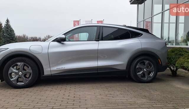 Серый Форд Mustang Mach-E, объемом двигателя 0 л и пробегом 136 тыс. км за 21800 $, фото 8 на Automoto.ua