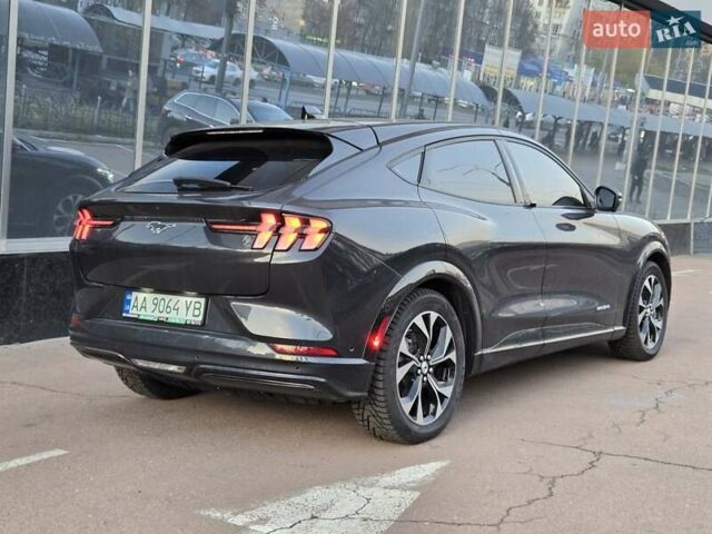 Серый Форд Mustang Mach-E, объемом двигателя 0 л и пробегом 48 тыс. км за 26000 $, фото 3 на Automoto.ua