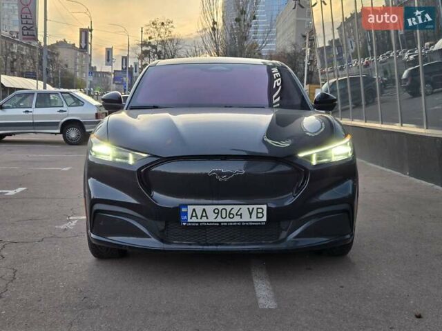 Серый Форд Mustang Mach-E, объемом двигателя 0 л и пробегом 48 тыс. км за 26000 $, фото 2 на Automoto.ua