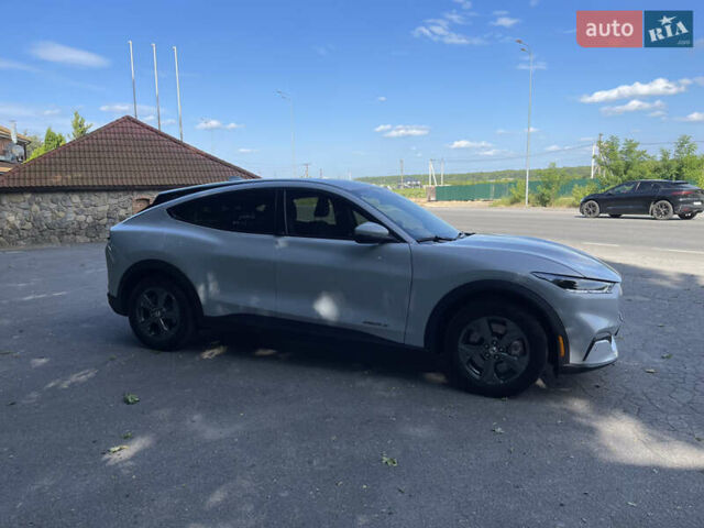 Серый Форд Mustang Mach-E, объемом двигателя 0 л и пробегом 74 тыс. км за 23500 $, фото 7 на Automoto.ua