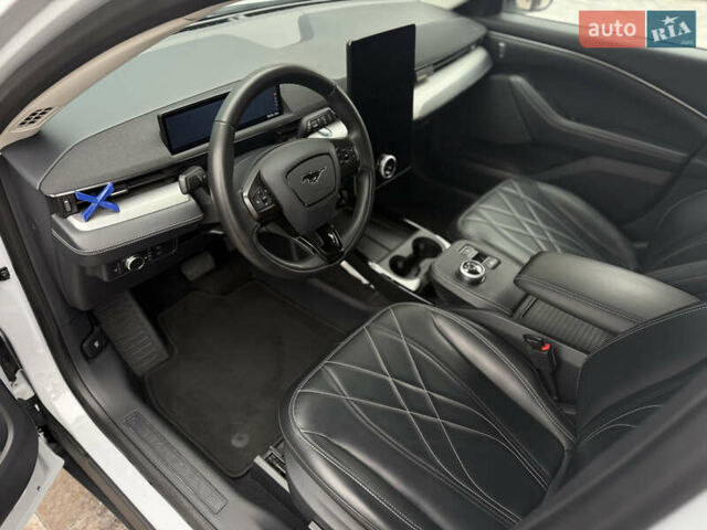 Серый Форд Mustang Mach-E, объемом двигателя 0 л и пробегом 76 тыс. км за 20999 $, фото 23 на Automoto.ua