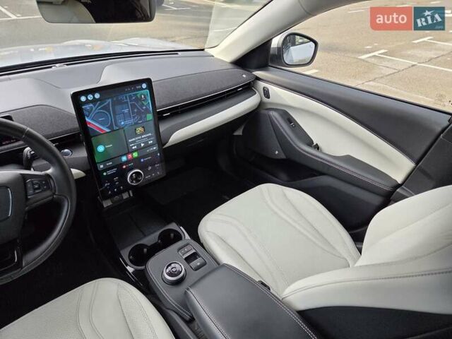Сірий Форд Mustang Mach-E, об'ємом двигуна 0 л та пробігом 43 тис. км за 25000 $, фото 28 на Automoto.ua