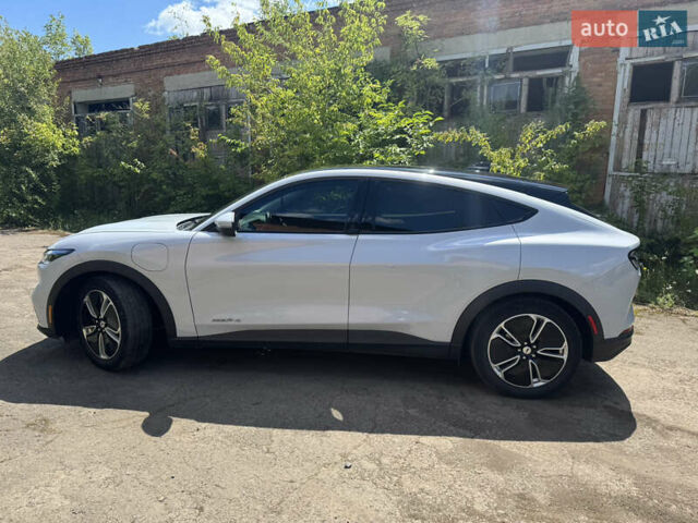 Серый Форд Mustang Mach-E, объемом двигателя 0 л и пробегом 39 тыс. км за 25000 $, фото 1 на Automoto.ua