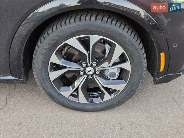 Серый Форд Mustang Mach-E, объемом двигателя 0 л и пробегом 48 тыс. км за 26000 $, фото 19 на Automoto.ua