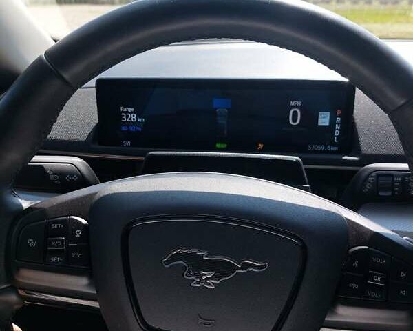 Серый Форд Mustang Mach-E, объемом двигателя 0 л и пробегом 61 тыс. км за 22900 $, фото 1 на Automoto.ua