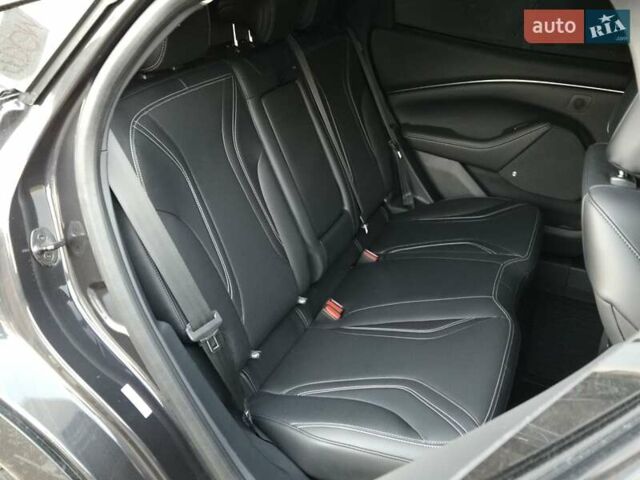 Серый Форд Mustang Mach-E, объемом двигателя 0 л и пробегом 48 тыс. км за 26000 $, фото 14 на Automoto.ua