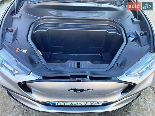 Серый Форд Mustang Mach-E, объемом двигателя 0 л и пробегом 48 тыс. км за 29000 $, фото 29 на Automoto.ua