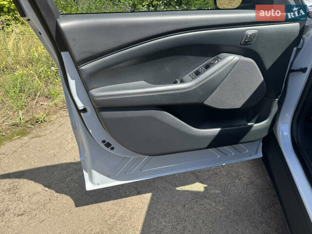 Серый Форд Mustang Mach-E, объемом двигателя 0 л и пробегом 39 тыс. км за 25000 $, фото 10 на Automoto.ua