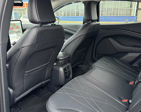 Серый Форд Mustang Mach-E, объемом двигателя 0 л и пробегом 48 тыс. км за 21800 $, фото 20 на Automoto.ua