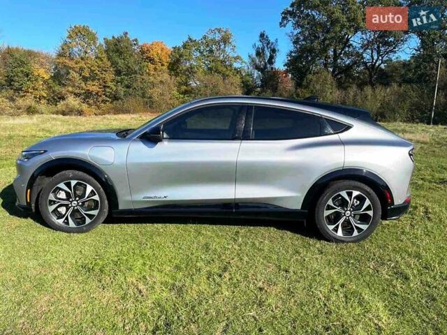 Серый Форд Mustang Mach-E, объемом двигателя 0 л и пробегом 48 тыс. км за 29000 $, фото 3 на Automoto.ua