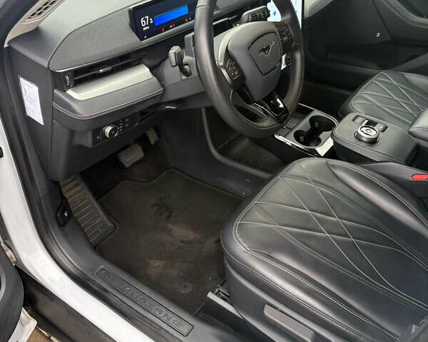 Серый Форд Mustang Mach-E, объемом двигателя 0 л и пробегом 110 тыс. км за 22900 $, фото 16 на Automoto.ua