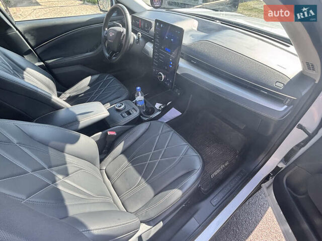 Сірий Форд Mustang Mach-E, об'ємом двигуна 0 л та пробігом 81 тис. км за 22200 $, фото 15 на Automoto.ua