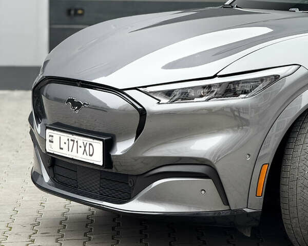 Сірий Форд Mustang Mach-E, об'ємом двигуна 0 л та пробігом 158 тис. км за 27772 $, фото 3 на Automoto.ua
