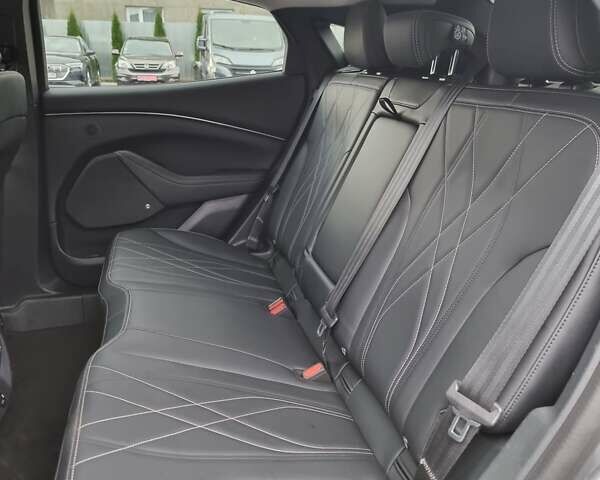 Серый Форд Mustang Mach-E, объемом двигателя 0 л и пробегом 175 тыс. км за 21900 $, фото 36 на Automoto.ua