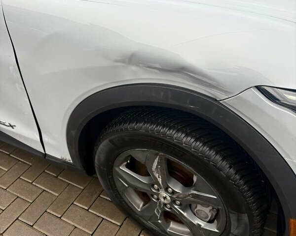 Серый Форд Mustang Mach-E, объемом двигателя 0 л и пробегом 110 тыс. км за 22900 $, фото 8 на Automoto.ua