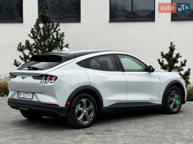 Серый Форд Mustang Mach-E, объемом двигателя 0 л и пробегом 60 тыс. км за 20800 $, фото 5 на Automoto.ua