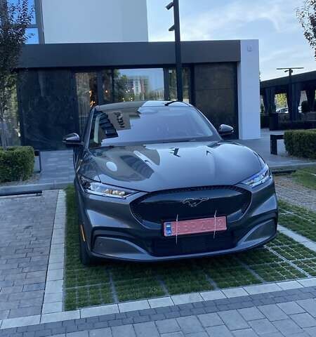 Сірий Форд Mustang Mach-E, об'ємом двигуна 0 л та пробігом 153 тис. км за 31004 $, фото 2 на Automoto.ua