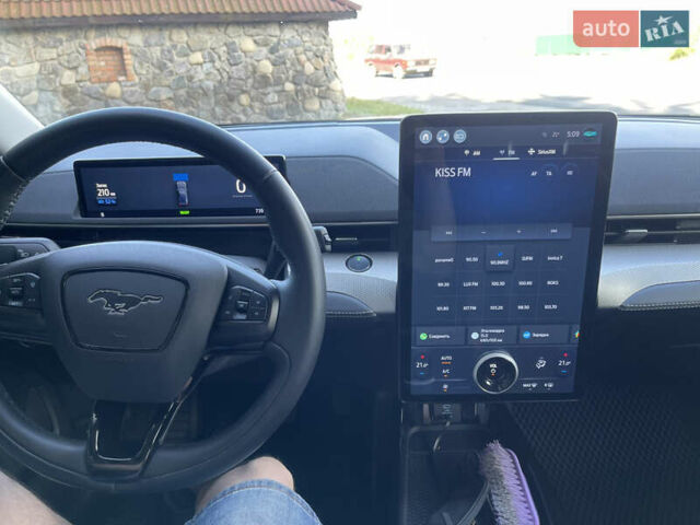 Серый Форд Mustang Mach-E, объемом двигателя 0 л и пробегом 74 тыс. км за 23500 $, фото 14 на Automoto.ua