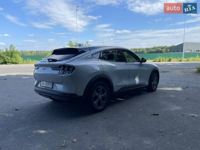 Серый Форд Mustang Mach-E, объемом двигателя 0 л и пробегом 74 тыс. км за 23500 $, фото 6 на Automoto.ua