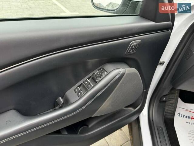 Серый Форд Mustang Mach-E, объемом двигателя 0 л и пробегом 60 тыс. км за 20800 $, фото 12 на Automoto.ua