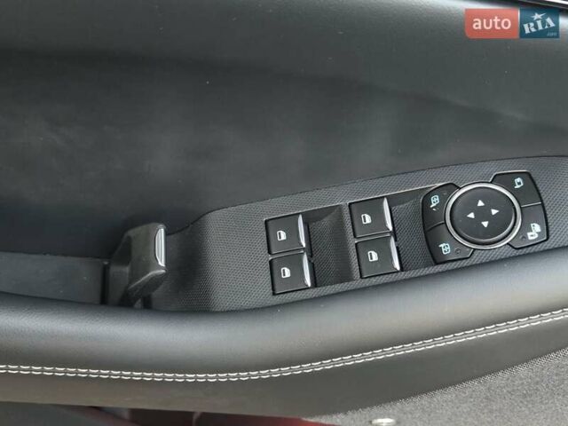 Серый Форд Mustang Mach-E, объемом двигателя 0 л и пробегом 48 тыс. км за 26000 $, фото 16 на Automoto.ua