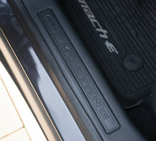 Серый Форд Mustang Mach-E, объемом двигателя 0 л и пробегом 46 тыс. км за 25500 $, фото 35 на Automoto.ua