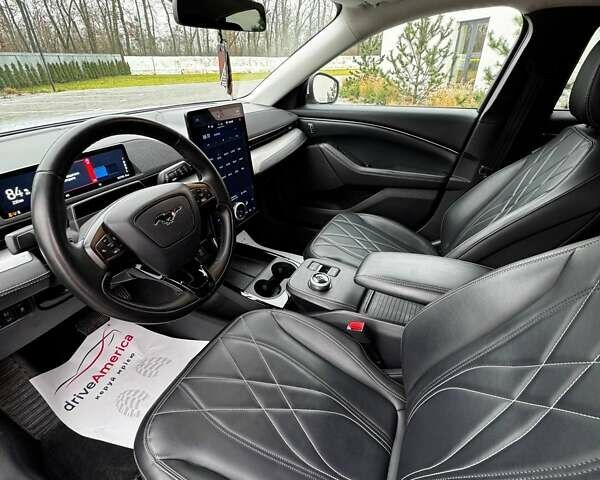 Серый Форд Mustang Mach-E, объемом двигателя 0 л и пробегом 60 тыс. км за 20800 $, фото 17 на Automoto.ua