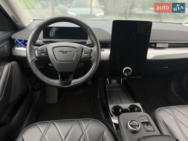 Серый Форд Mustang Mach-E, объемом двигателя 0 л и пробегом 76 тыс. км за 20999 $, фото 22 на Automoto.ua