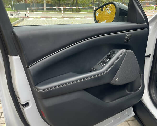 Форд Mustang Mach-E 2021 у Коломые на Automoto.ua Сірий Форд Mustang Mach-E, об'ємом двигуна 0 л та пробігом 67 тис. км за 26000 $, фото 23 на Automoto.ua