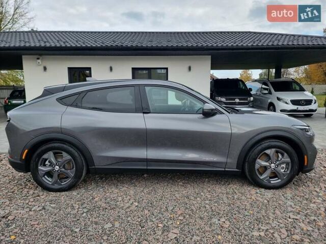 Серый Форд Mustang Mach-E, объемом двигателя 0 л и пробегом 175 тыс. км за 21900 $, фото 2 на Automoto.ua