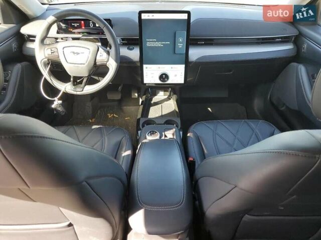 Серый Форд Mustang Mach-E, объемом двигателя 0 л и пробегом 42 тыс. км за 10000 $, фото 7 на Automoto.ua