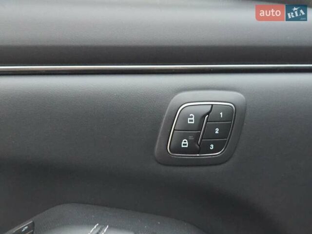 Серый Форд Mustang Mach-E, объемом двигателя 0 л и пробегом 48 тыс. км за 26000 $, фото 17 на Automoto.ua