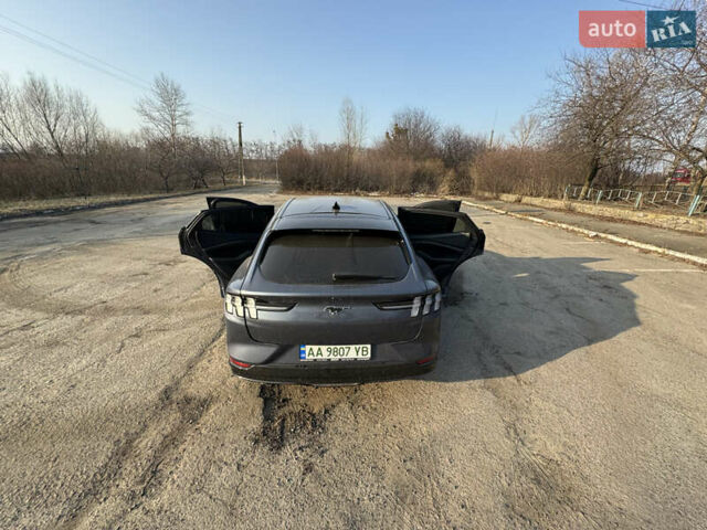Серый Форд Mustang Mach-E, объемом двигателя 0 л и пробегом 59 тыс. км за 25500 $, фото 31 на Automoto.ua