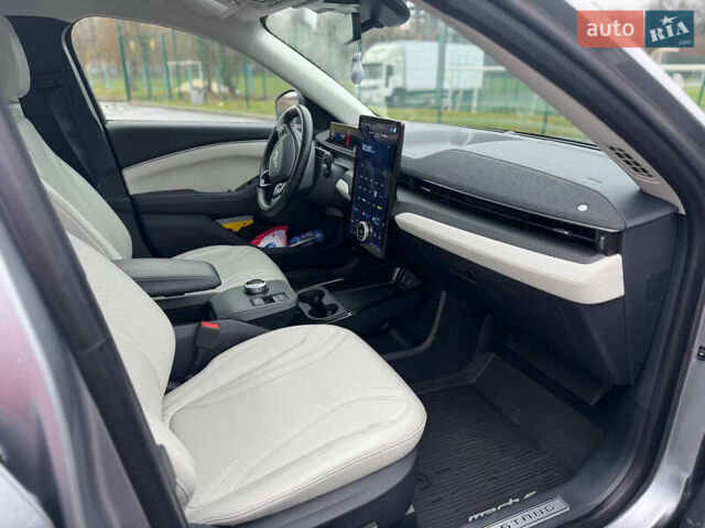 Серый Форд Mustang Mach-E, объемом двигателя 0 л и пробегом 73 тыс. км за 25000 $, фото 5 на Automoto.ua