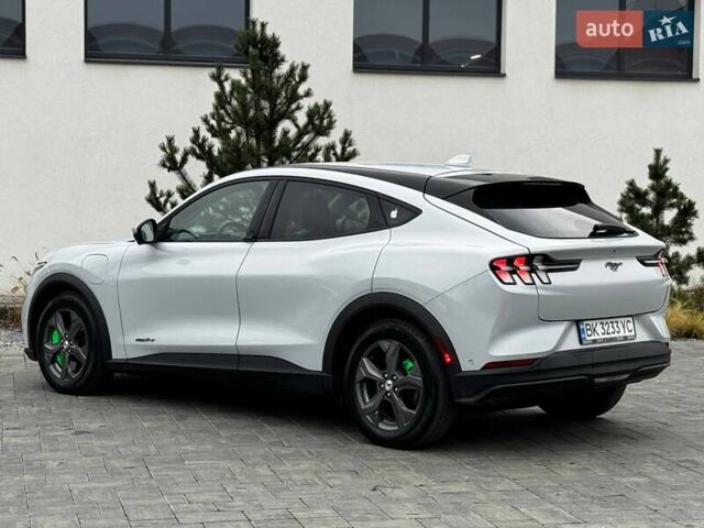 Серый Форд Mustang Mach-E, объемом двигателя 0 л и пробегом 60 тыс. км за 20800 $, фото 8 на Automoto.ua
