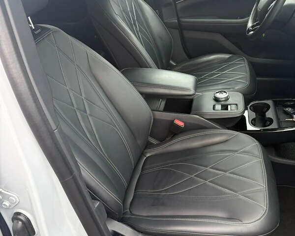 Серый Форд Mustang Mach-E, объемом двигателя 0 л и пробегом 110 тыс. км за 22900 $, фото 19 на Automoto.ua