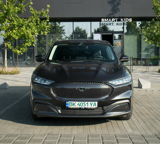 Серый Форд Mustang Mach-E, объемом двигателя 0 л и пробегом 46 тыс. км за 25500 $, фото 1 на Automoto.ua