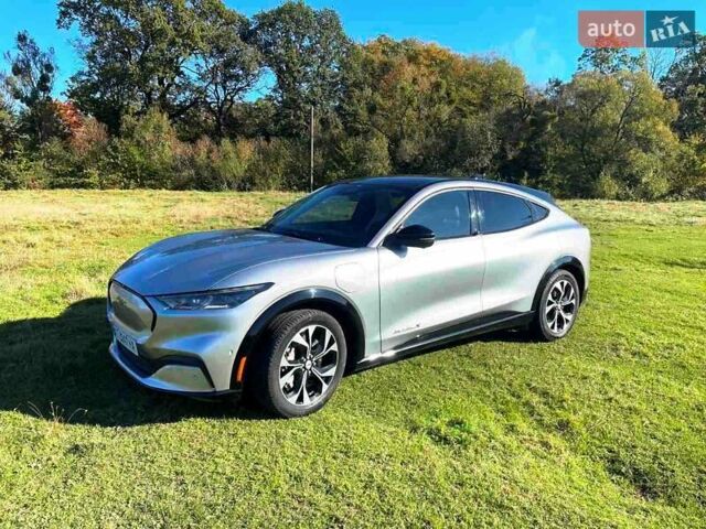 Серый Форд Mustang Mach-E, объемом двигателя 0 л и пробегом 48 тыс. км за 29000 $, фото 2 на Automoto.ua