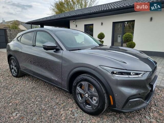 Серый Форд Mustang Mach-E, объемом двигателя 0 л и пробегом 175 тыс. км за 21900 $, фото 1 на Automoto.ua