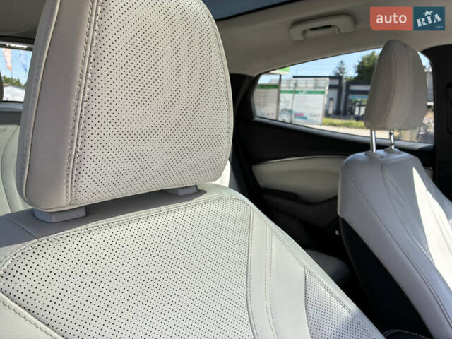 Серый Форд Mustang Mach-E, объемом двигателя 0 л и пробегом 48 тыс. км за 29000 $, фото 19 на Automoto.ua