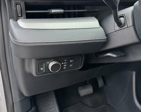 Серый Форд Mustang Mach-E, объемом двигателя 0 л и пробегом 48 тыс. км за 21800 $, фото 23 на Automoto.ua