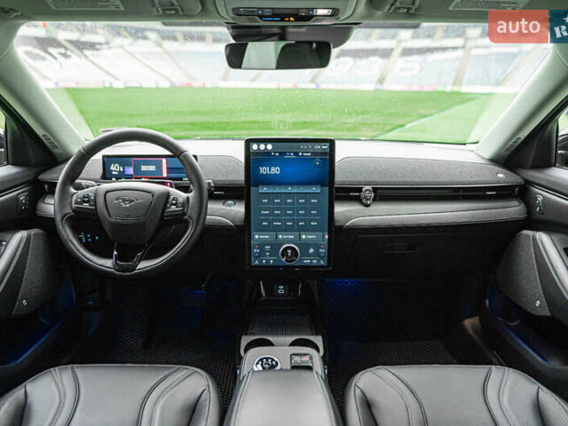 Серый Форд Mustang Mach-E, объемом двигателя 0 л и пробегом 23 тыс. км за 32900 $, фото 56 на Automoto.ua